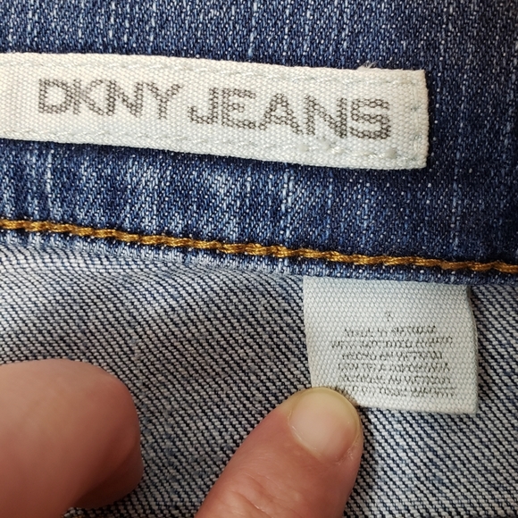 DKNY Jeans - Picture 4 of 9